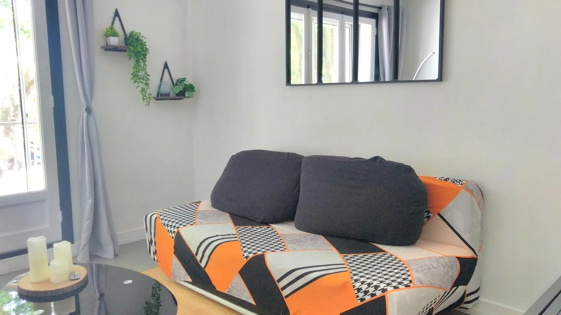 Daire T2 Centre-Ville, Appart Avec Balcon Plein Sud, 1 Chambre, 2 Pers, Climatisation, Wifi, Parking Libre Et Gratuit