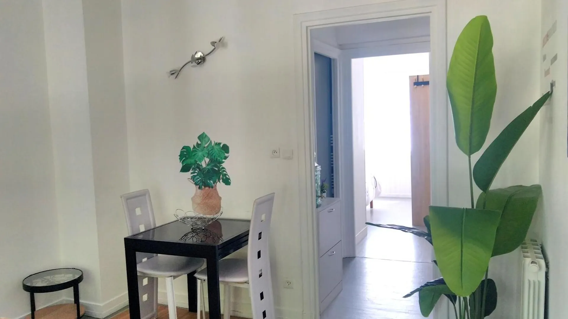 Daire T2 Centre-Ville, Appart Avec Balcon Plein Sud, 1 Chambre, 2 Pers, Climatisation, Wifi, Parking Libre Et Gratuit