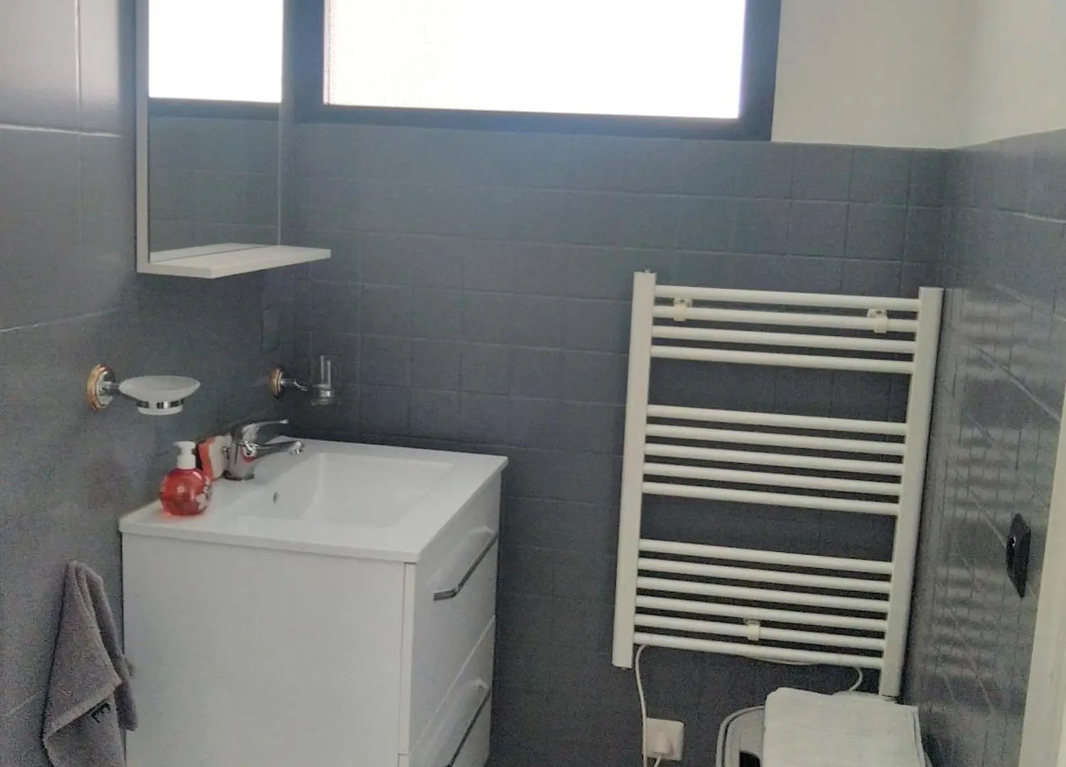 T2 Centre-Ville, Appart Avec Balcon Plein Sud, 1 Chambre, 2 Pers, Climatisation, Wifi, Parking Libre Et Gratuit 0*, Lorient